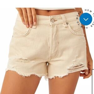 NWT We The Free Cream Distressed Denim Cargo Shorts Free People - Raw Hem